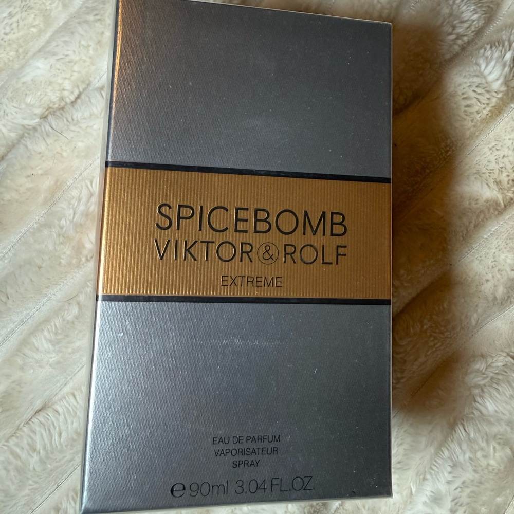 Viktor & Rolf Spicebomb Extreme - Gray & Gold Packaging + Infrared 2 for 1 deal